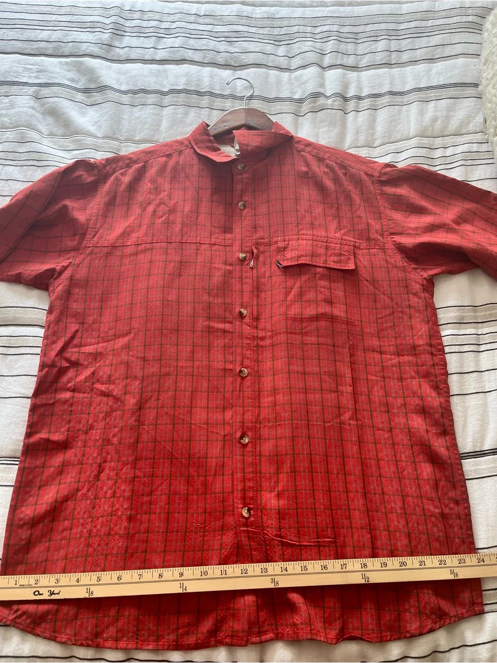 The North Face Men's Lg Red Plaid Short-Sleeve Button-Up Shirt Modal/Poly Blend